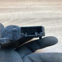 8E1820511F 0132801322  Air flap motor/actuator Volkswagen PASSAT B6