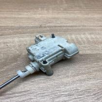 5K6820773A 03680 38  Fuel tank cap lock motor Volkswagen Golf V