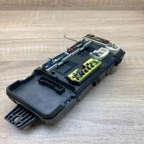 8609F08   Fuse module Mazda 323