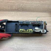 8609F08   Fuse module Mazda 323