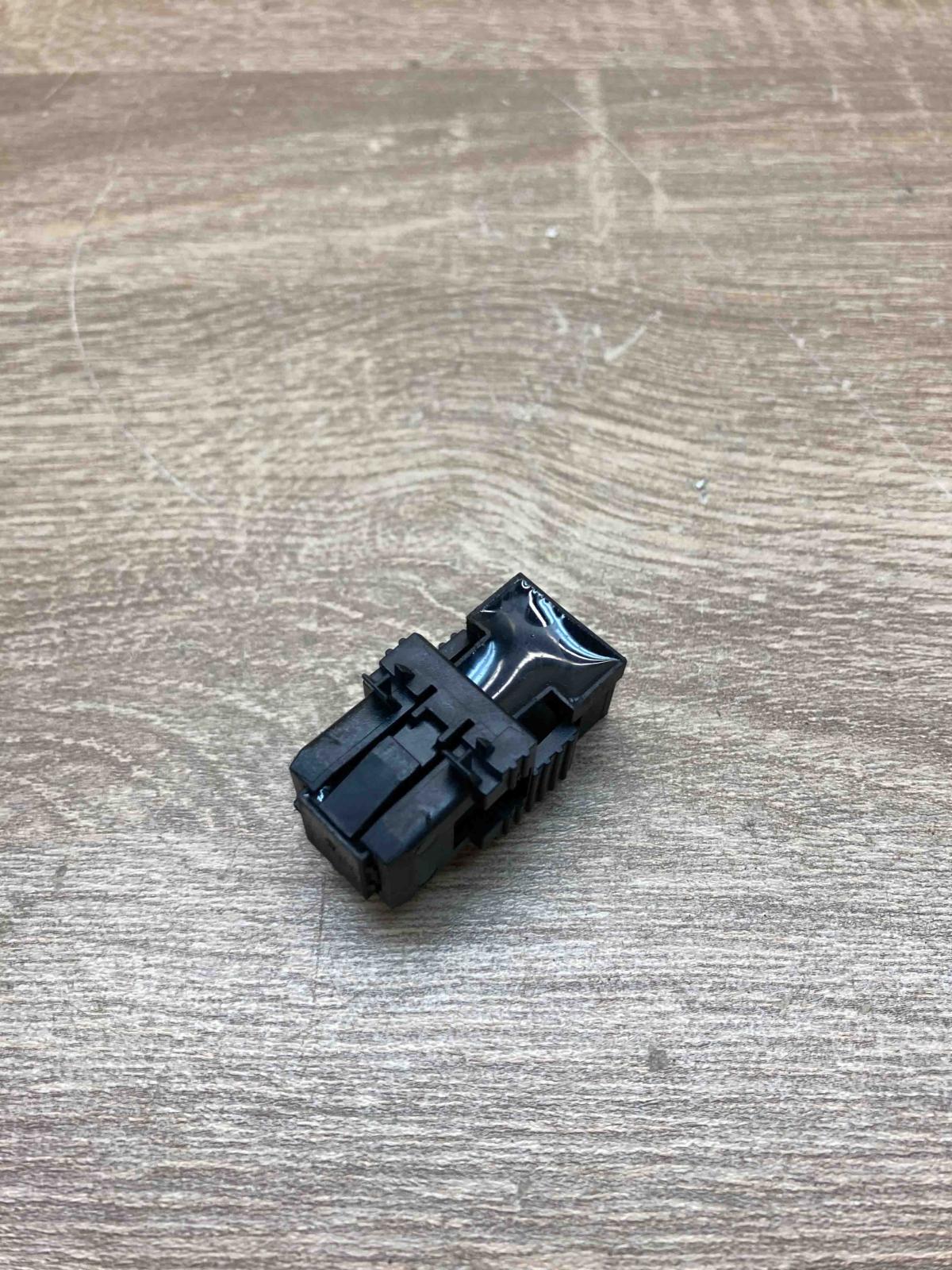 24999   Plug wire BMW 1 E81 E87