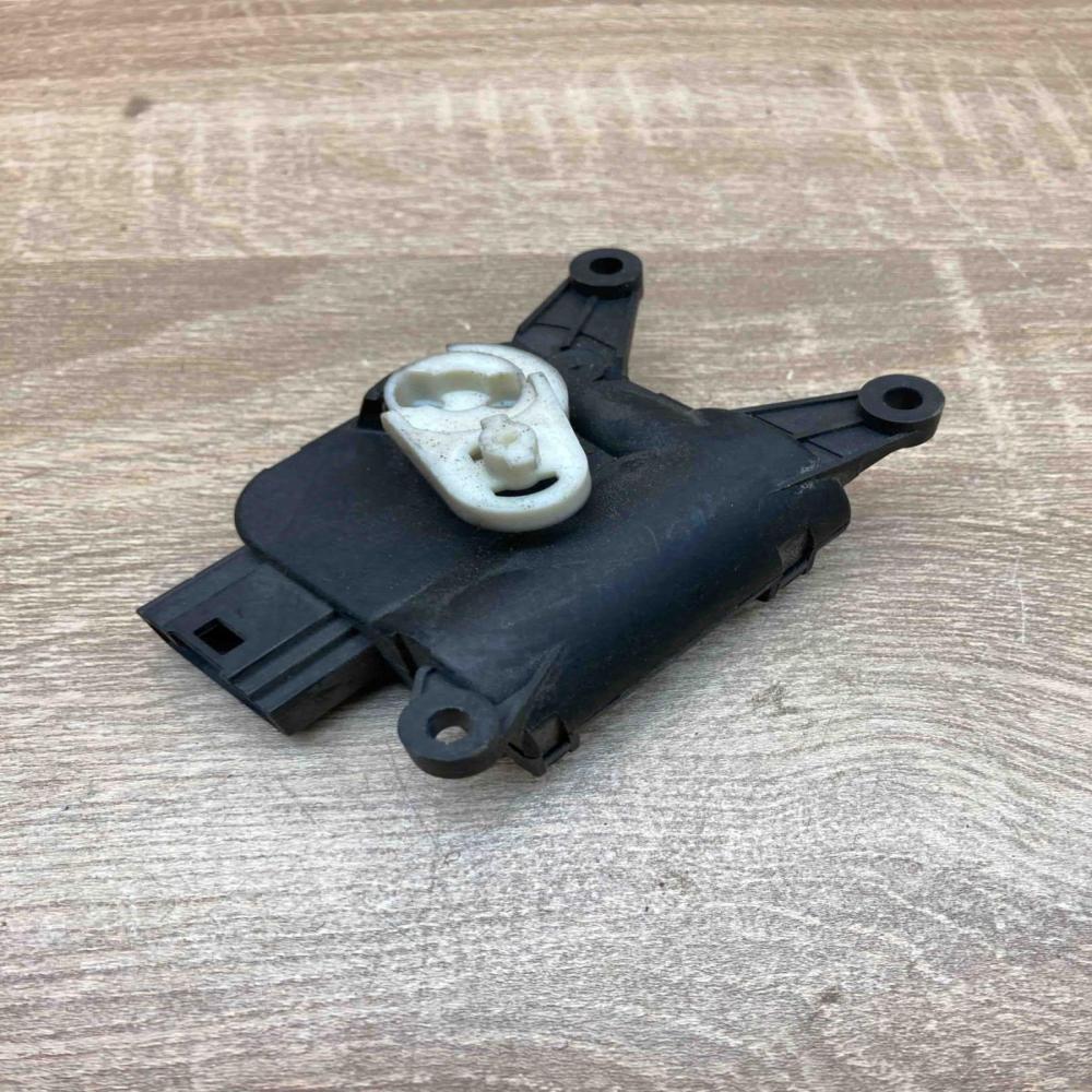 0132801363 116880 2872  Air flap motor/actuator Volkswagen PASSAT B6