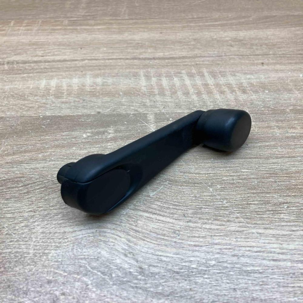 8122503   Rear door window winding handle BMW 3 E46