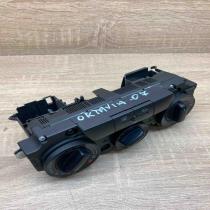 743581   Climate control unit Skoda Octavia Mk2 (1Z)