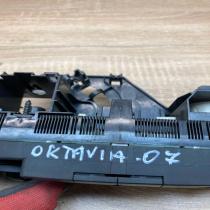 743581   Climate control unit Skoda Octavia Mk2 (1Z)