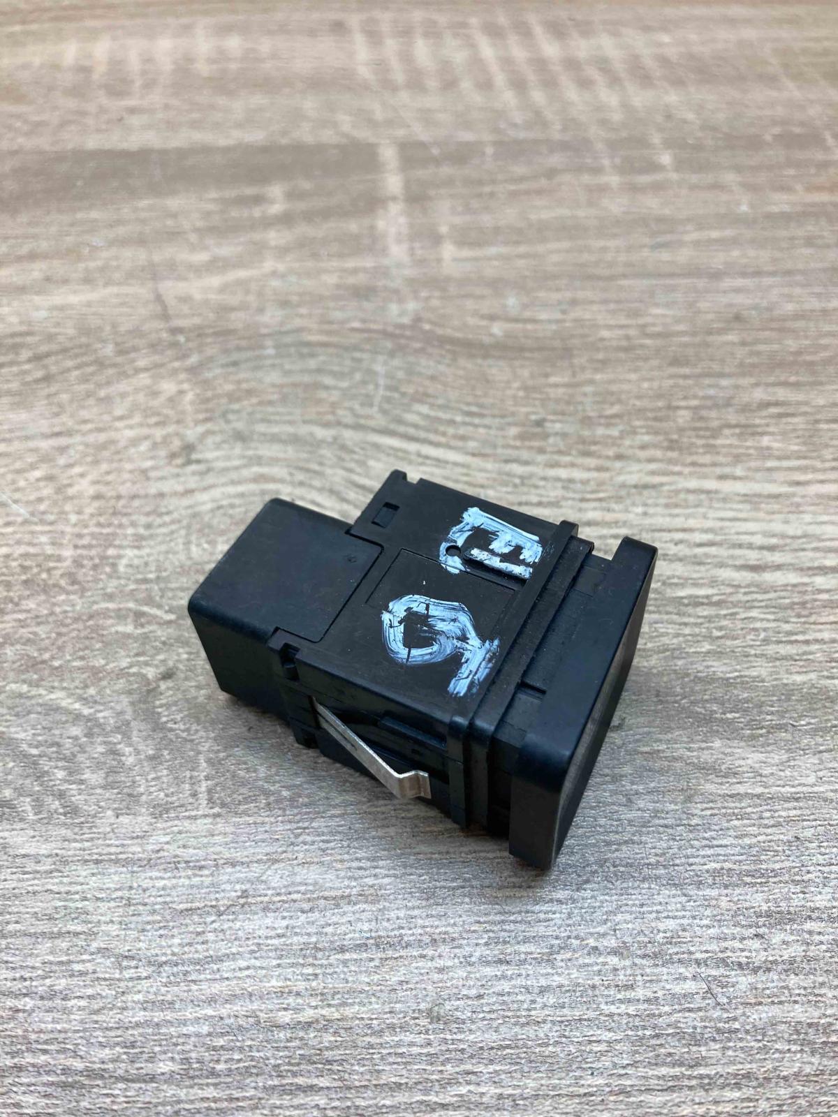 114992 6900H34  Hand parking brake switch Volkswagen PASSAT B6