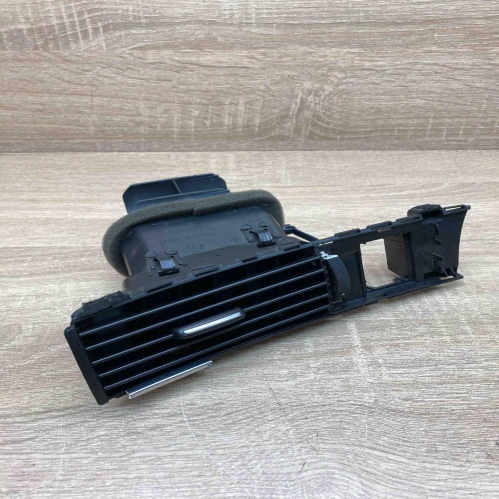 4F1820901D   Dashboard side air vent grill/cover trim Audi A6 S6 C6 4F