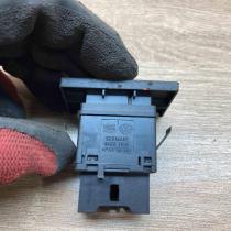 7L6953235   Hazard light switch Volkswagen Touareg I
