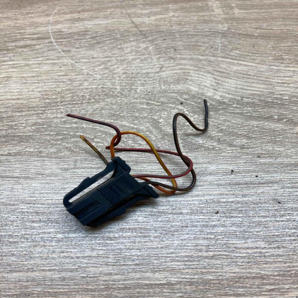 3B0972722   Plug wire Volkswagen PASSAT B8