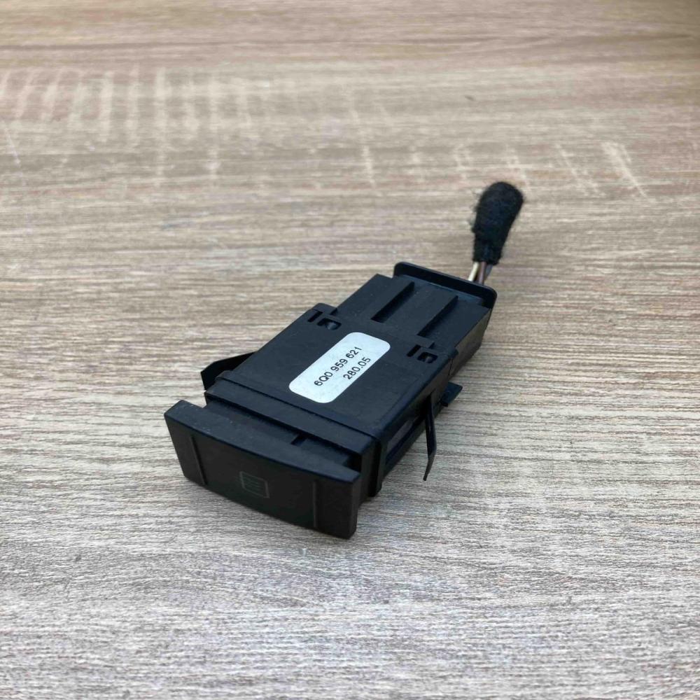 6Q0959621   Windscreen/window heater switch Volkswagen Polo IV 9N3
