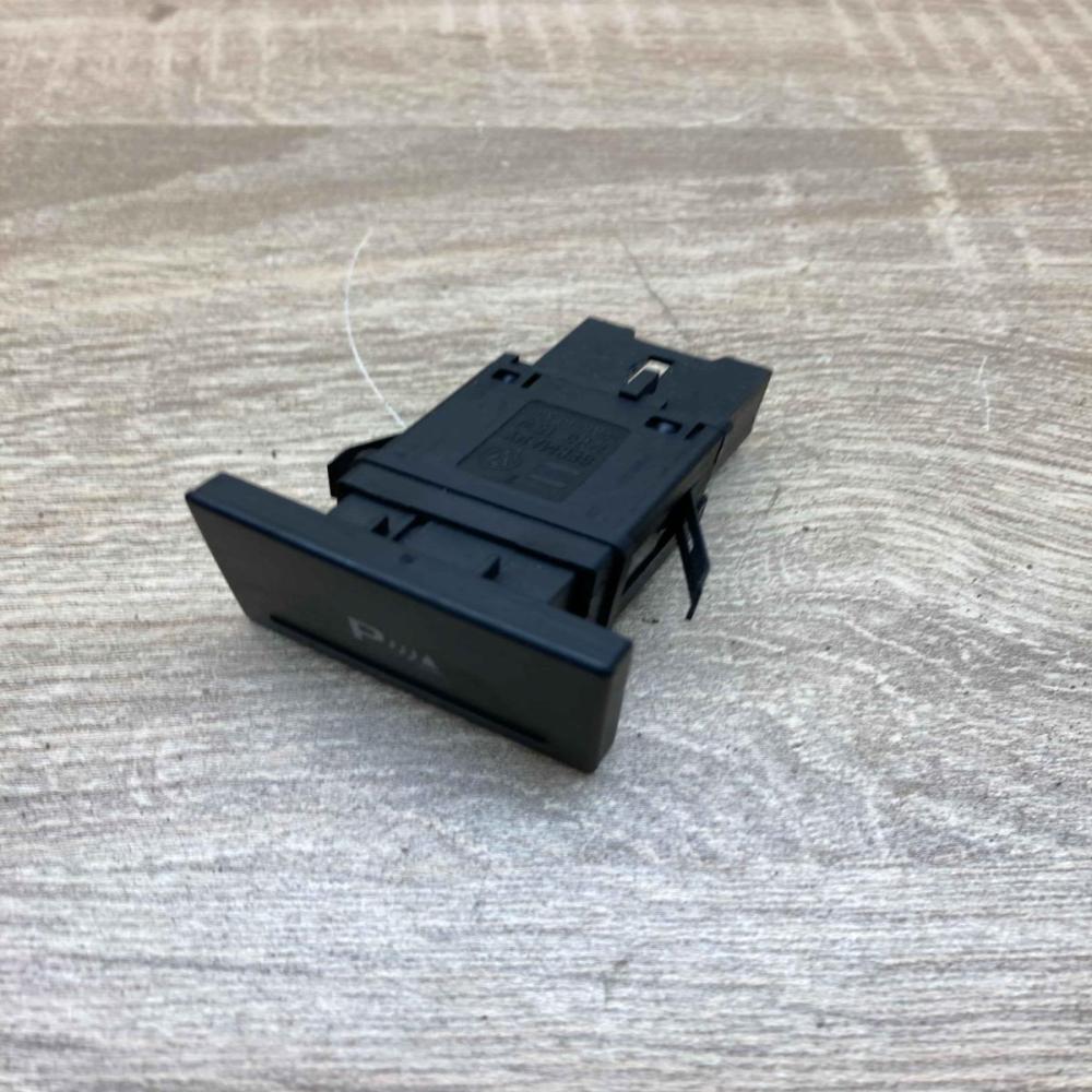 7L6919281A   Parking (PDC) sensor switch Volkswagen Touareg I