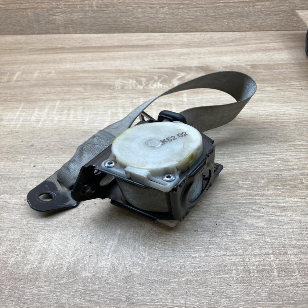 59346061810 2038601885  Rear seatbelt Mercedes-Benz C W203
