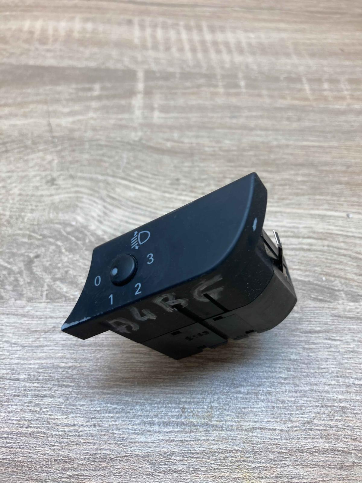 8E1919094   Headlight level height control switch Audi A4 S4 B6 8E 8H