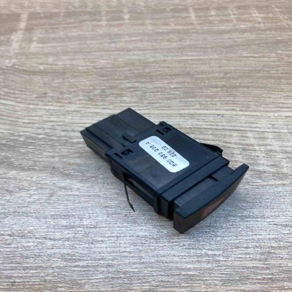 6Q0953235A   Hazard light switch Volkswagen Polo IV 9N3