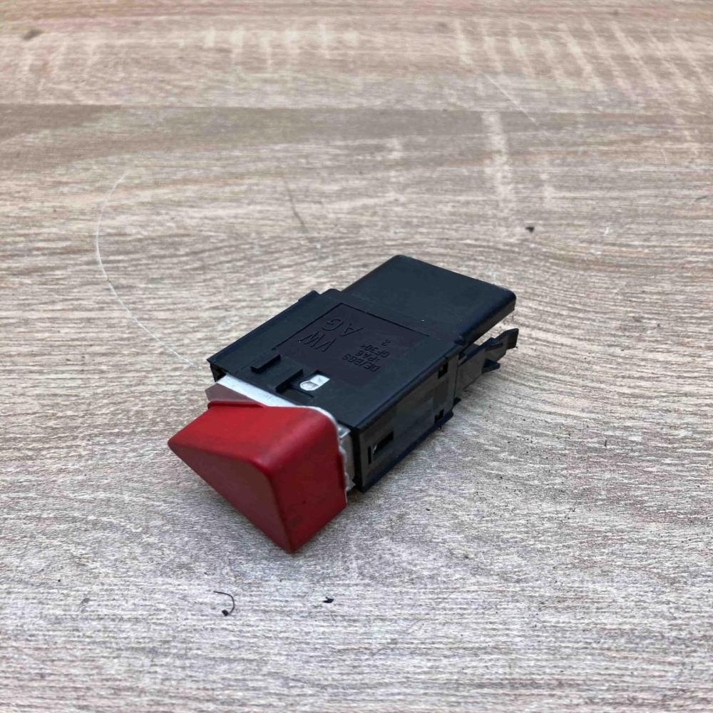 5M0953509A 9751240  Hazard light switch Volkswagen Golf V
