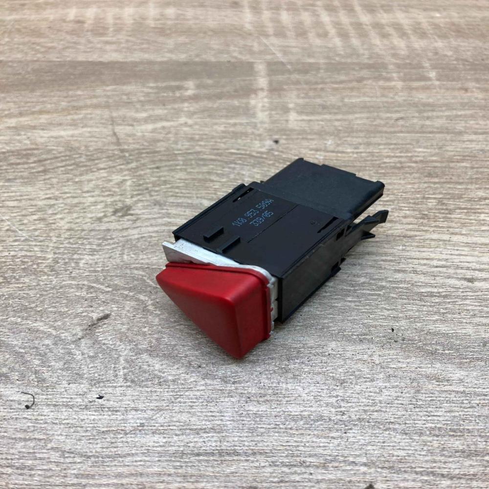 1K0953509A   Hazard light switch Volkswagen Golf V