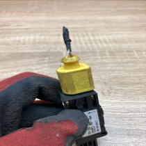4B0959643C  With Plug Airbag deployment crash/impact sensor Audi A6 S6 C5 4B