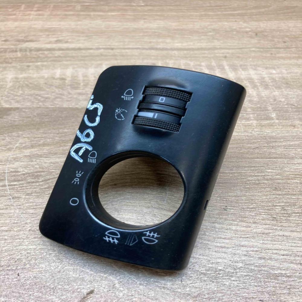 52285   Light switch Audi