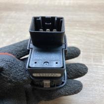 9476695   Electric window control switch Volvo S80