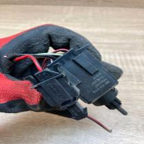 3B0945511A 19322007  Brake pedal sensor switch Volkswagen PASSAT B5.5