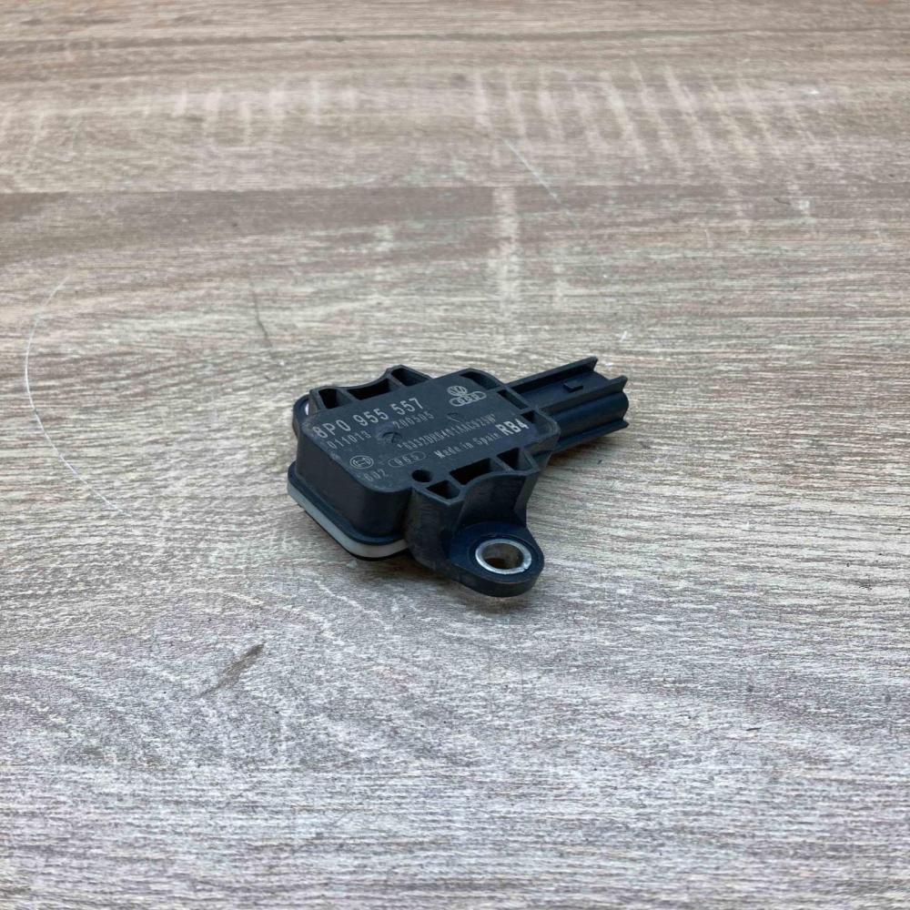 8P0955557 200505  Airbag deployment crash/impact sensor Audi A4 S4 B7 8E 8H