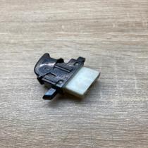 358 3B36   Electric window control switch Mazda 6