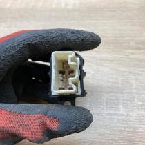 358 3B36   Electric window control switch Mazda 6