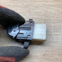 358 3B36   Electric window control switch Mazda 6