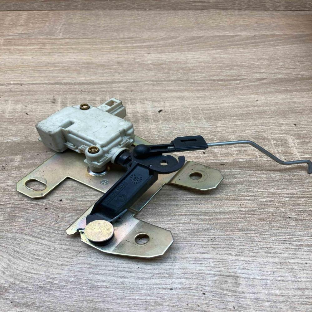 7L6827425   Central locking motor Volkswagen Touareg I