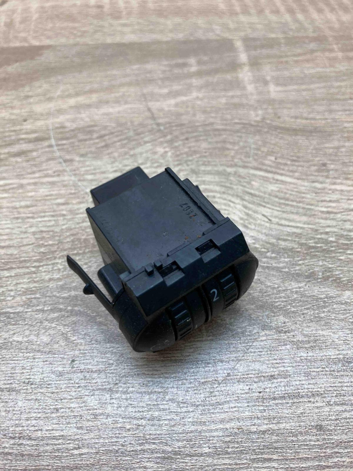 1K0941333D   Headlight level height control switch Volkswagen Golf V