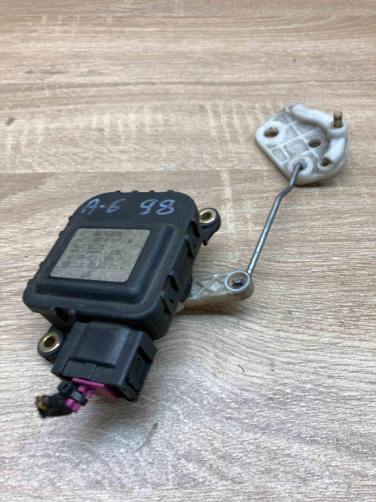 4B2820511A 0132801138  Air flap motor/actuator Audi A6 S6 C5 4B