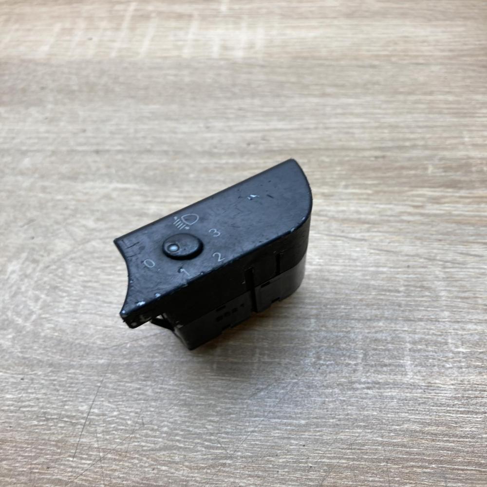 8E1919094   Headlight level height control switch Audi A4 S4 B6 8E 8H