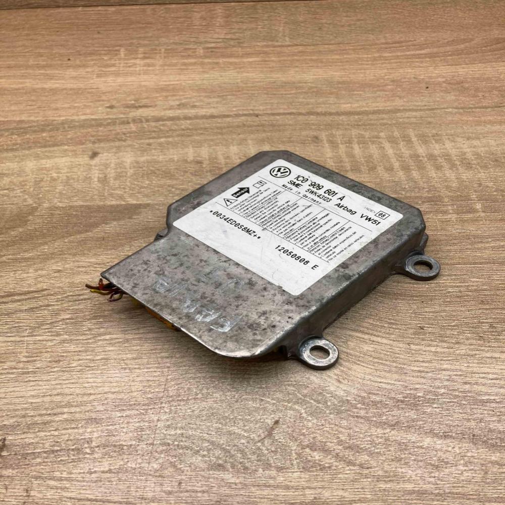 1C0909601A 5WK43123  Airbag control unit/module Skoda Fabia Mk1 (6Y)