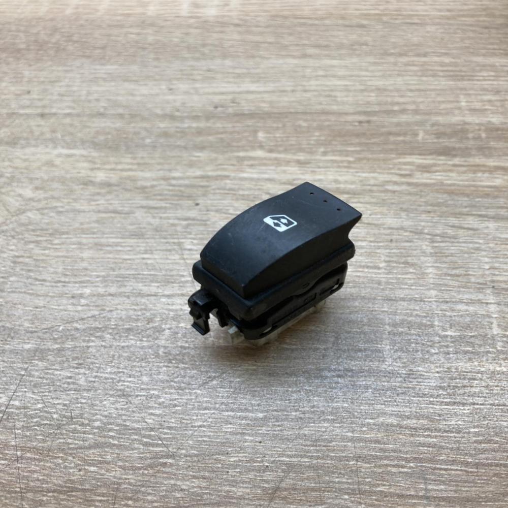 2648802   Electric window control switch Renault Laguna I