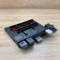 3C0937049L S1301  Fuse module Volkswagen PASSAT B6