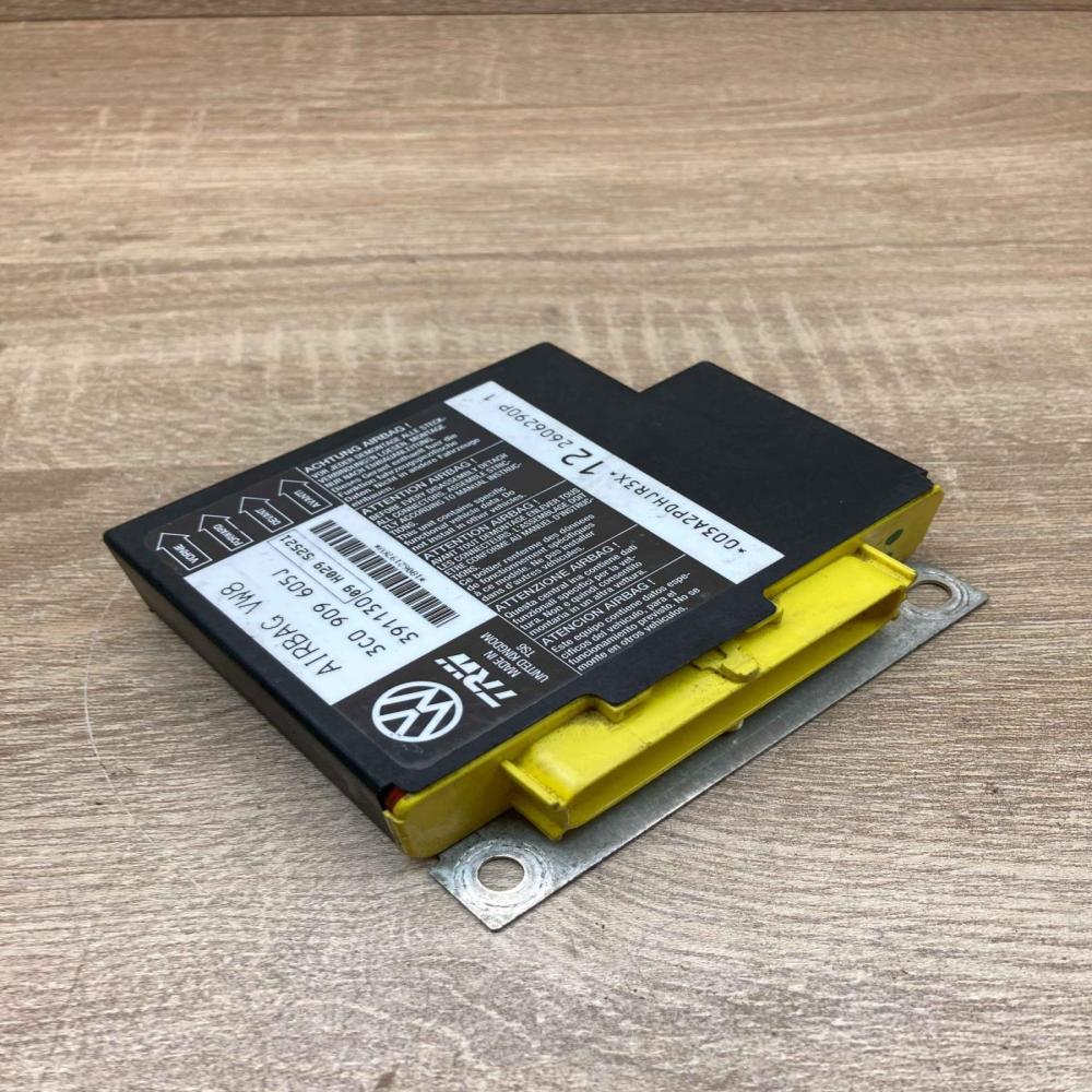 3C0909605J 39113009  Airbag control unit/module Volkswagen PASSAT B6