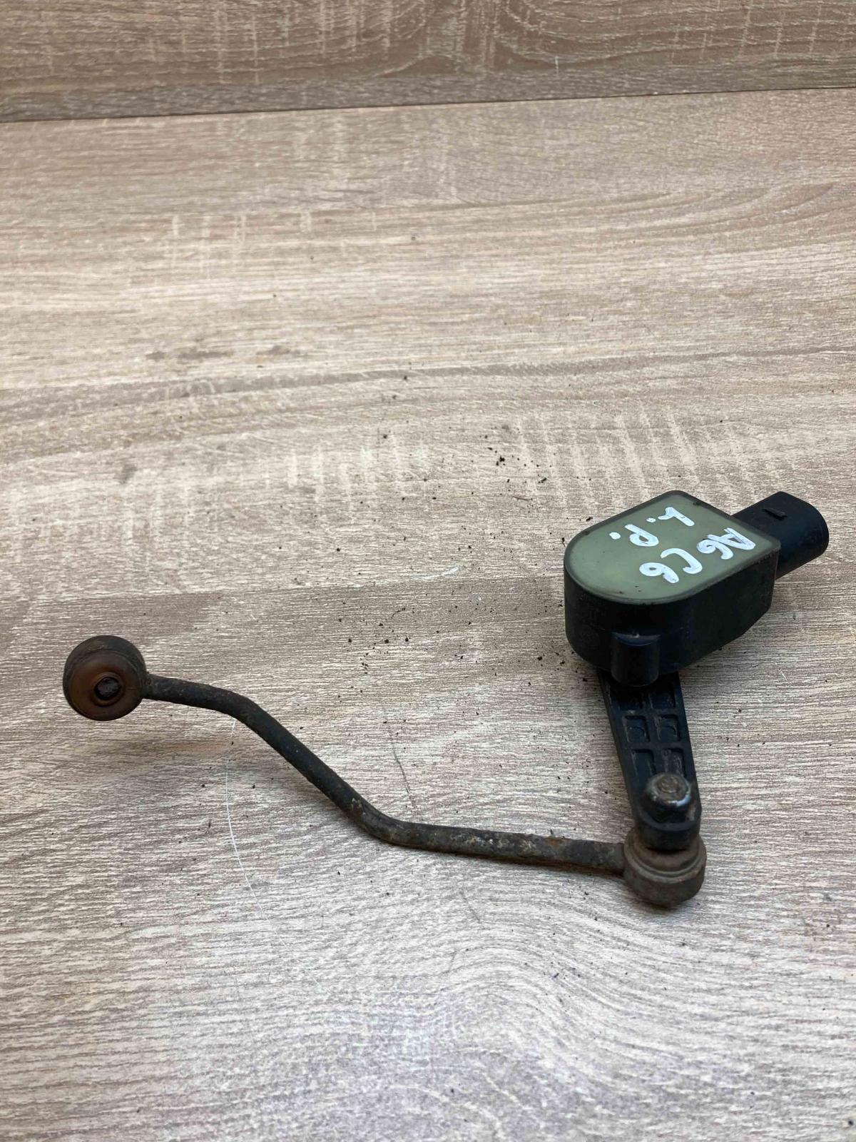1T0907503   Headlight/headlamp level sensor Volkswagen Touareg I