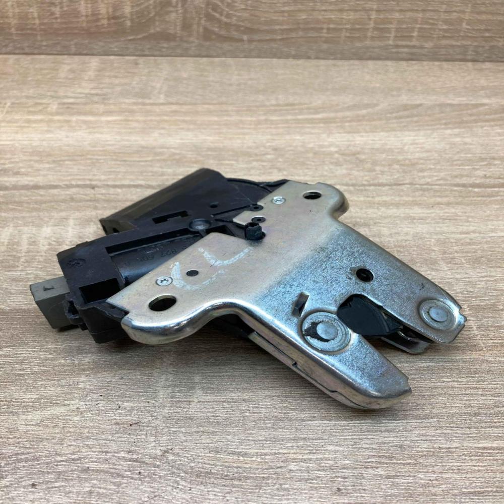 4F5827505D   Tailgate/trunk/boot lock/catch/latch Volkswagen PASSAT CC