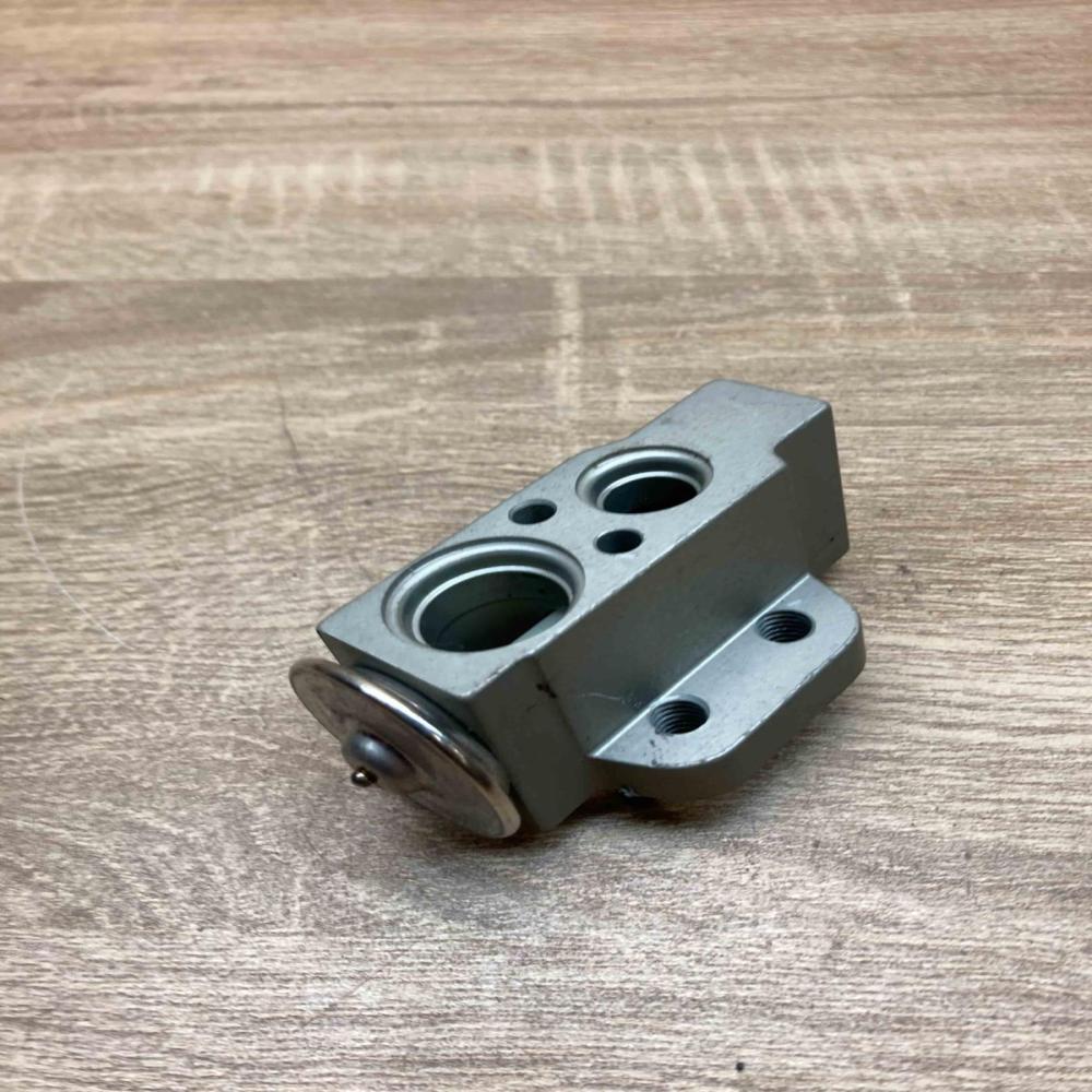 7995002 52316990 2108 Air conditioning (A/C) expansion valve Audi A4 S4 B8 8K