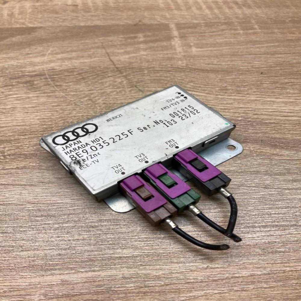 8E9035225F  With Plug Aerial antenna amplifier Audi A4 S4 B6 8E 8H