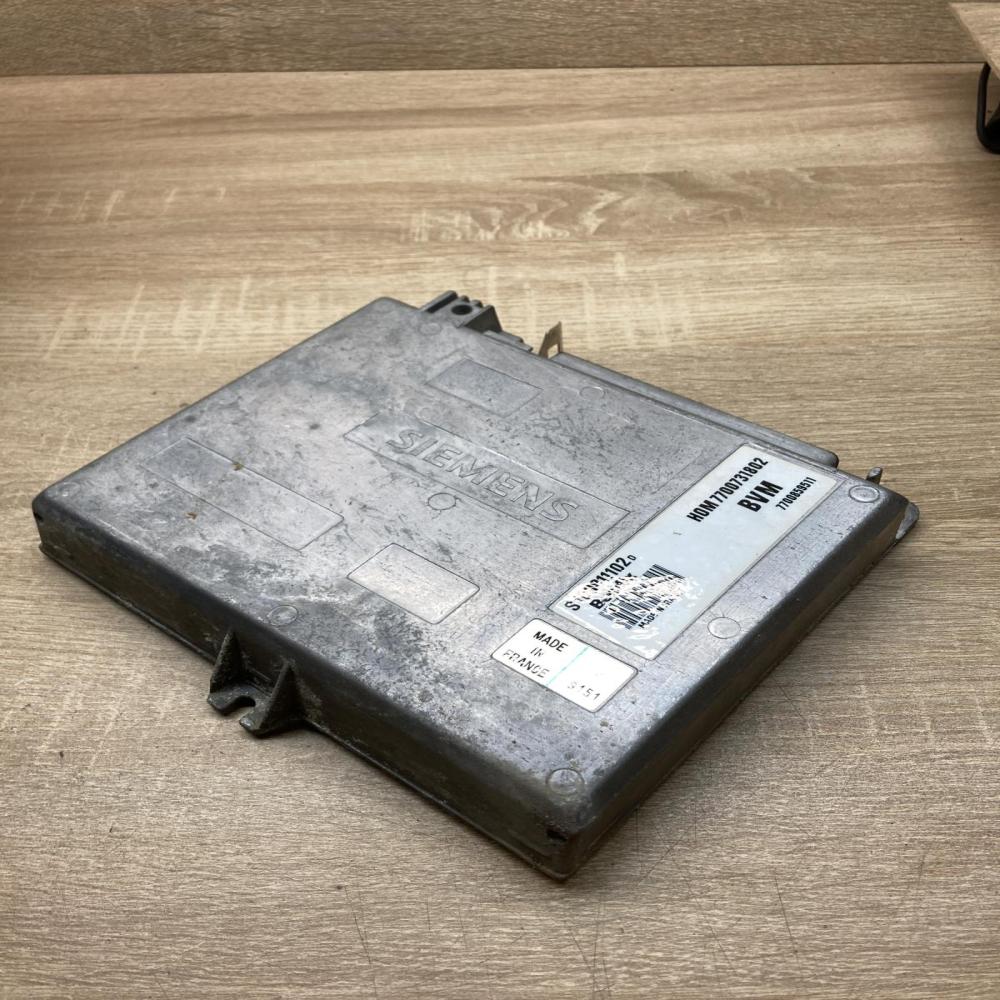 7700731802 S100811102D  Engine control unit/module ECU Renault 19