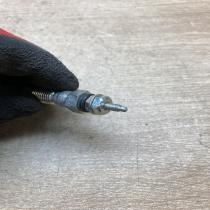 19850 64 690 18V  Glow plug Toyota Corolla E90