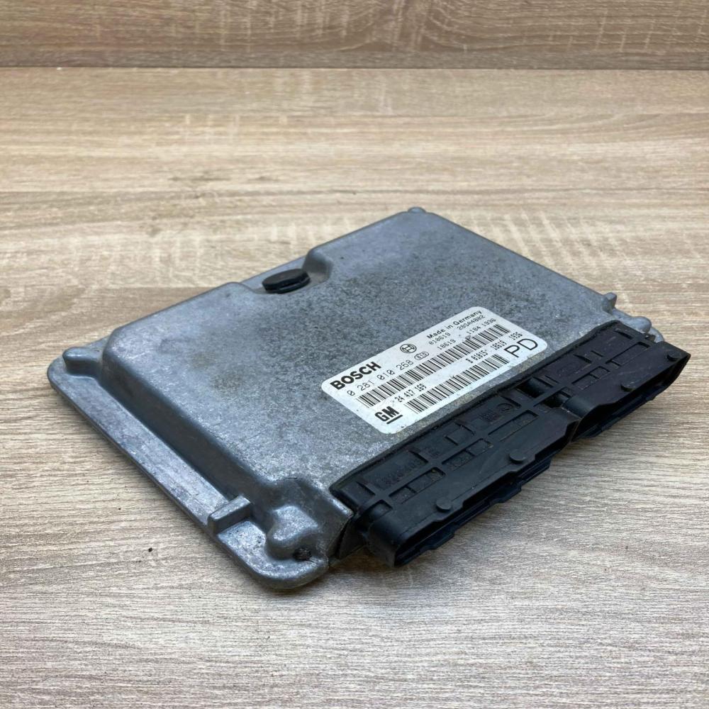 24417169 0281010268  Engine control unit/module ECU Opel Zafira A