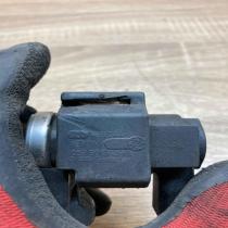 059906629A 425244 1  Turbo solenoid valve Audi A4 S4 B6 8E 8H