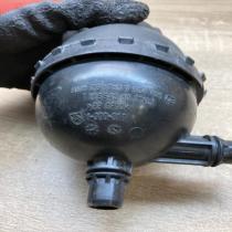 7604431 11564310  Coolant expansion tank/reservoir BMW 5 G30 G31