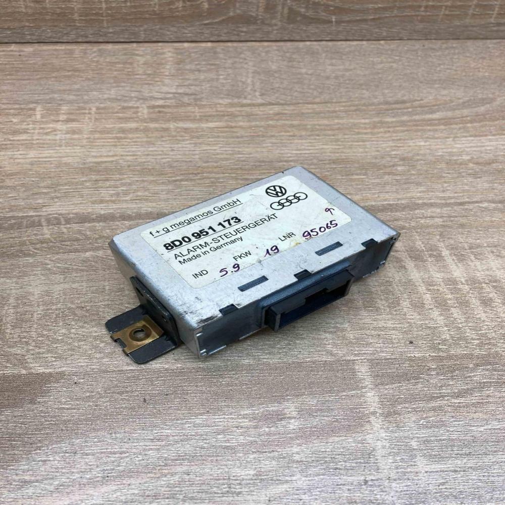 8D0951173   Other control units/modules Audi A4 S4 B5 8D
