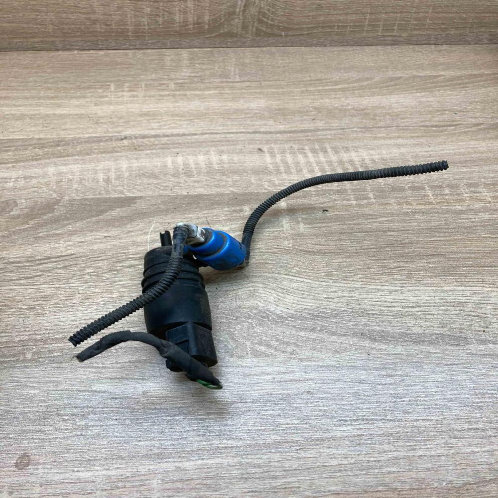 26259 20180605 8790 Windscreen/windshield washer pump Volkswagen PASSAT B5