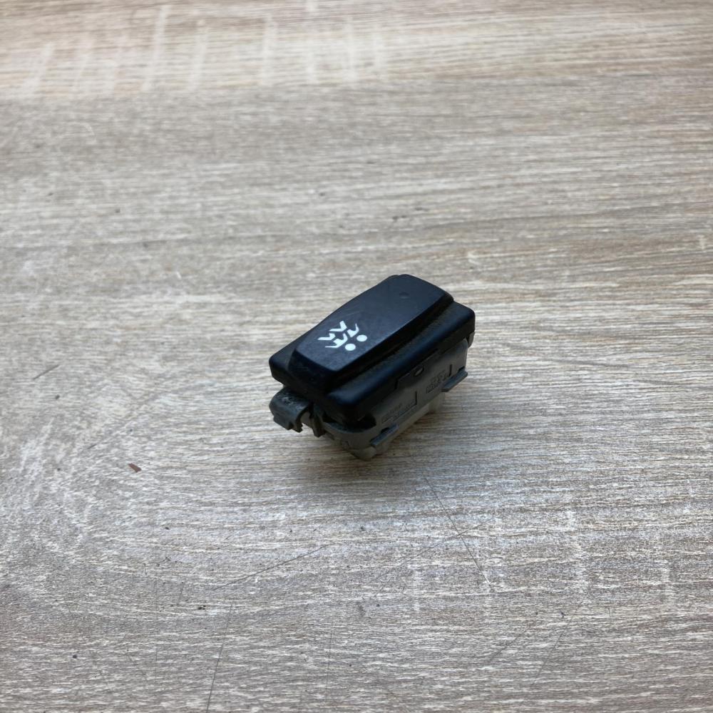 28082   Central locking switch button Renault Megane II