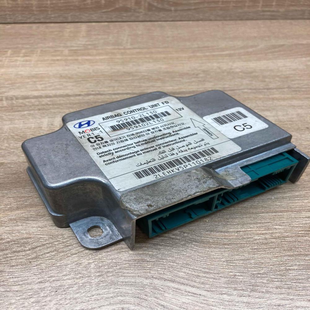 95910 2L130 959102L130  Airbag control unit/module Hyundai i30