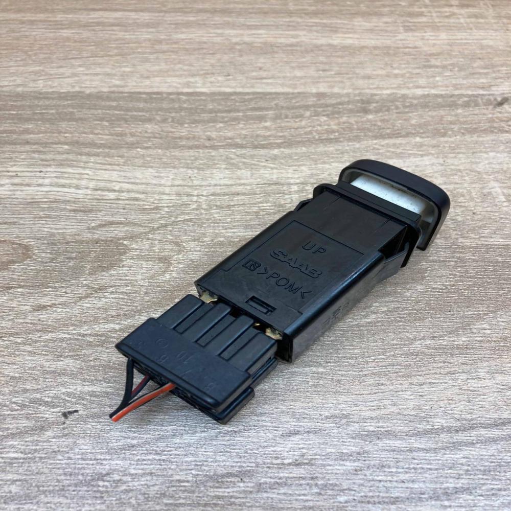 4733952   Fog light switch Saab 9-3 Ver1